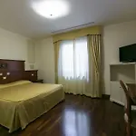 Otel Le Grotte 4*