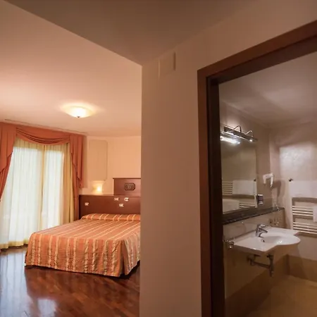 Le Grotte Отель 4*