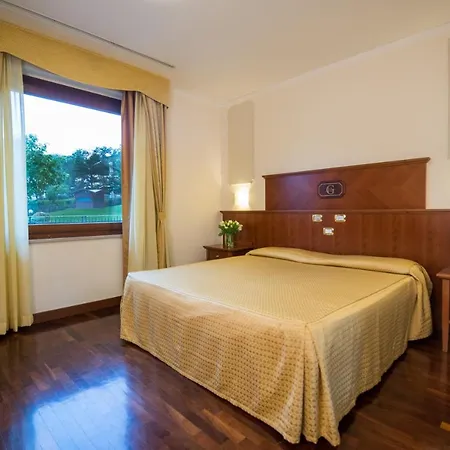 Отель Le Grotte 4*