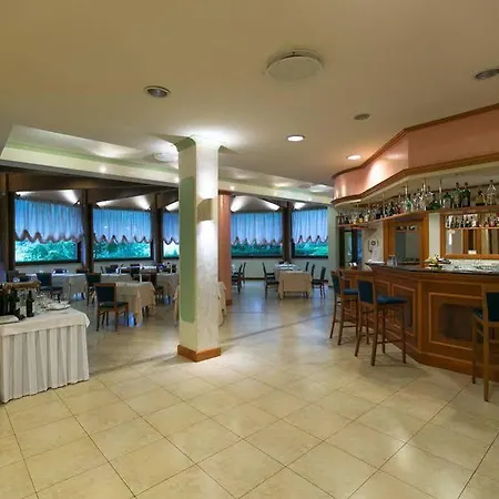 Отель Le Grotte Дженга