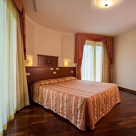 Le Grotte Hotel Genga (Ancona)