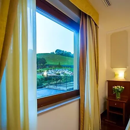 Hotell Le Grotte Genga (Ancona)