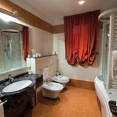 Le Grotte Hotell Genga (Ancona)